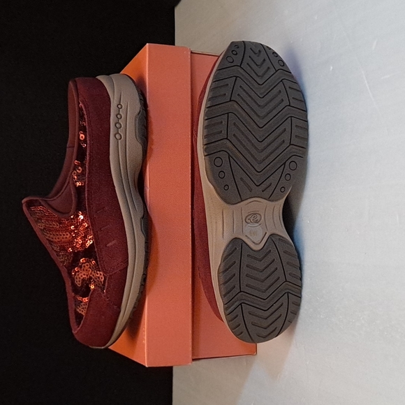 Easy Spirit size 6 wide sneakers with sequins in dark red. New in box. - Picture 4 of 5